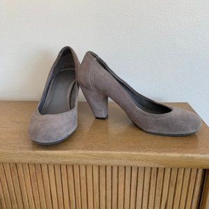 Grey suede BCBGeneration pumps